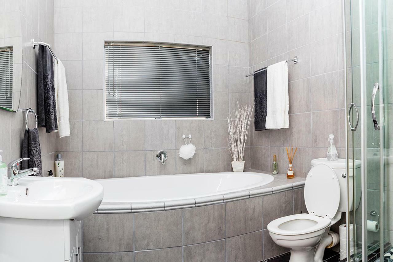 Settle Inn Self Catering Accommodation Colchester Dış mekan fotoğraf