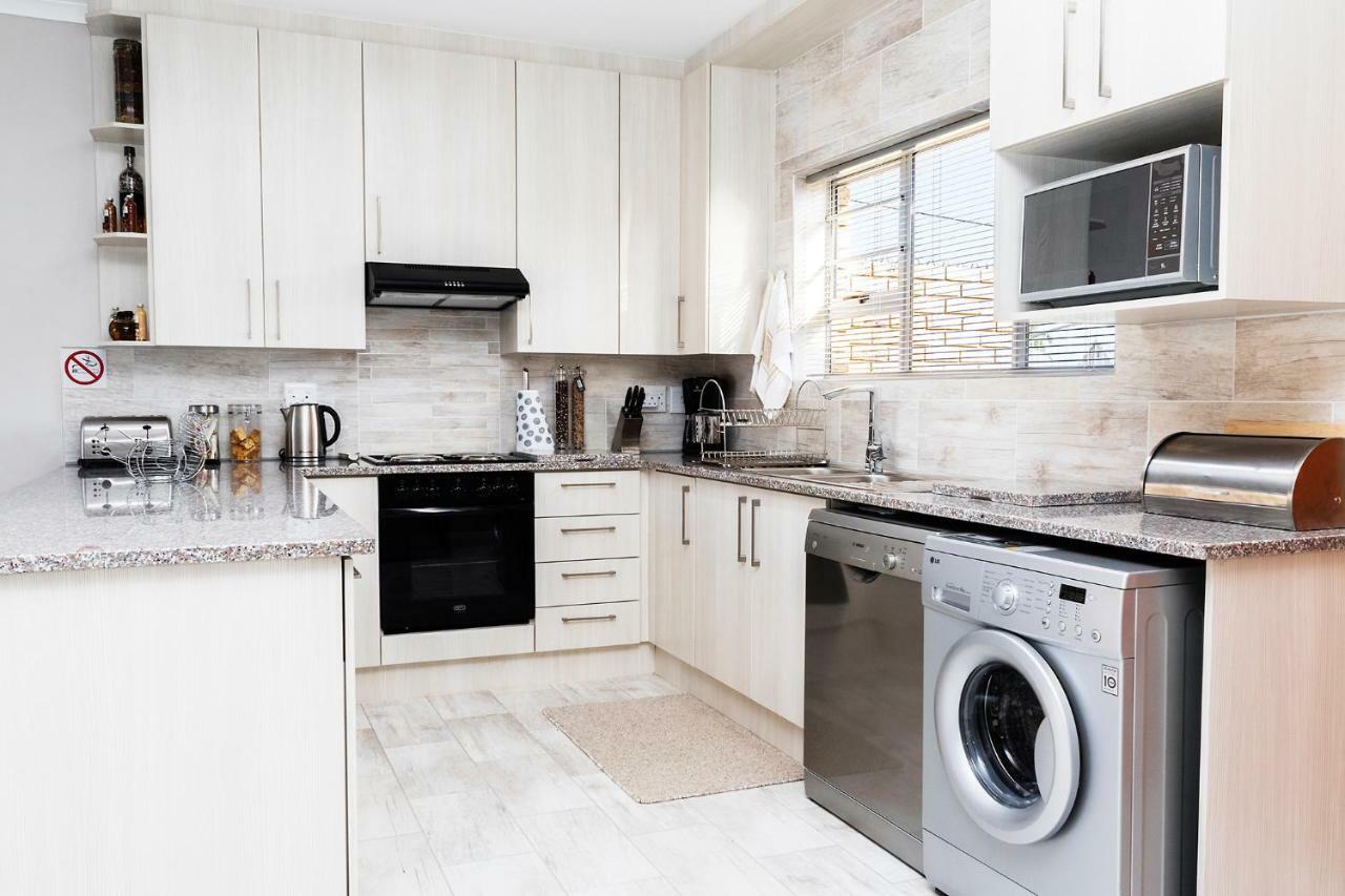 Settle Inn Self Catering Accommodation Colchester Dış mekan fotoğraf